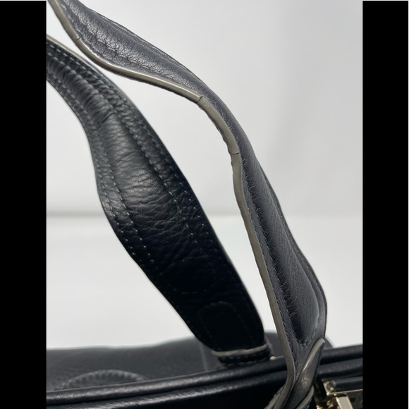 Liz Claiborne Pebbled Leather Satchel🖤 - Picture 16 of 16